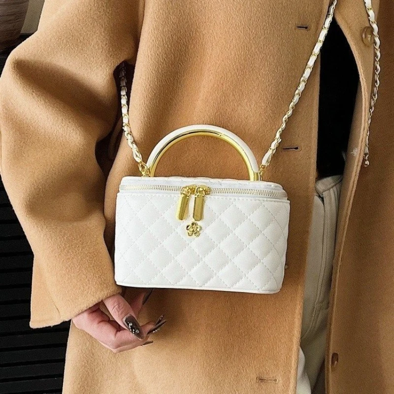 

Women's Messenger Bag By Luxury Brand, Made Of Durable Leather, Spacious With Pockets, Ideal For Work Or School Use