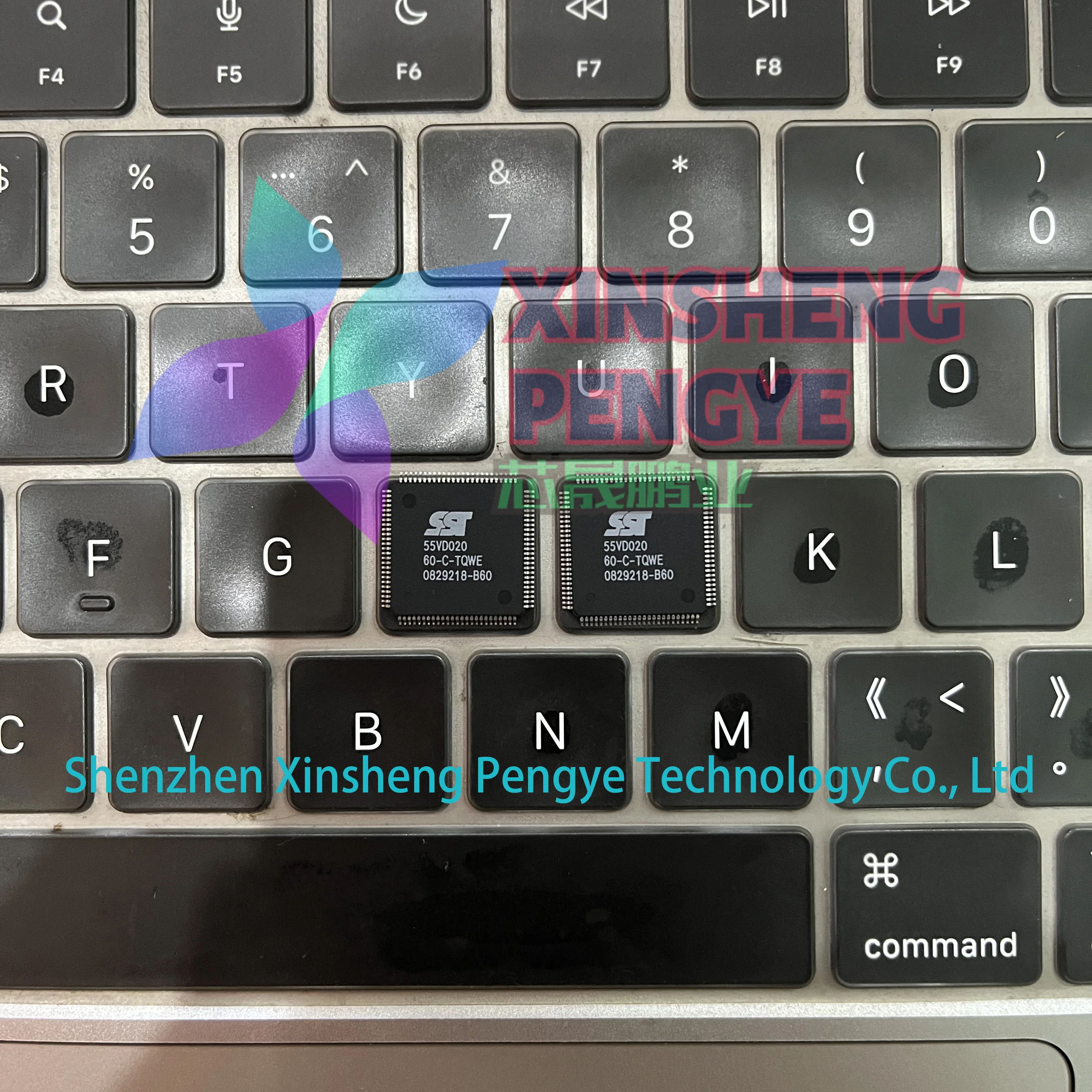 10 〜 100 ピース/ロット新オリジナル SST55VD020-60-C-TQWE 55VD020-60-C-TQWE パッケージ TQFP-100 60MHz フラッシュメモリドライブコントローラ IC