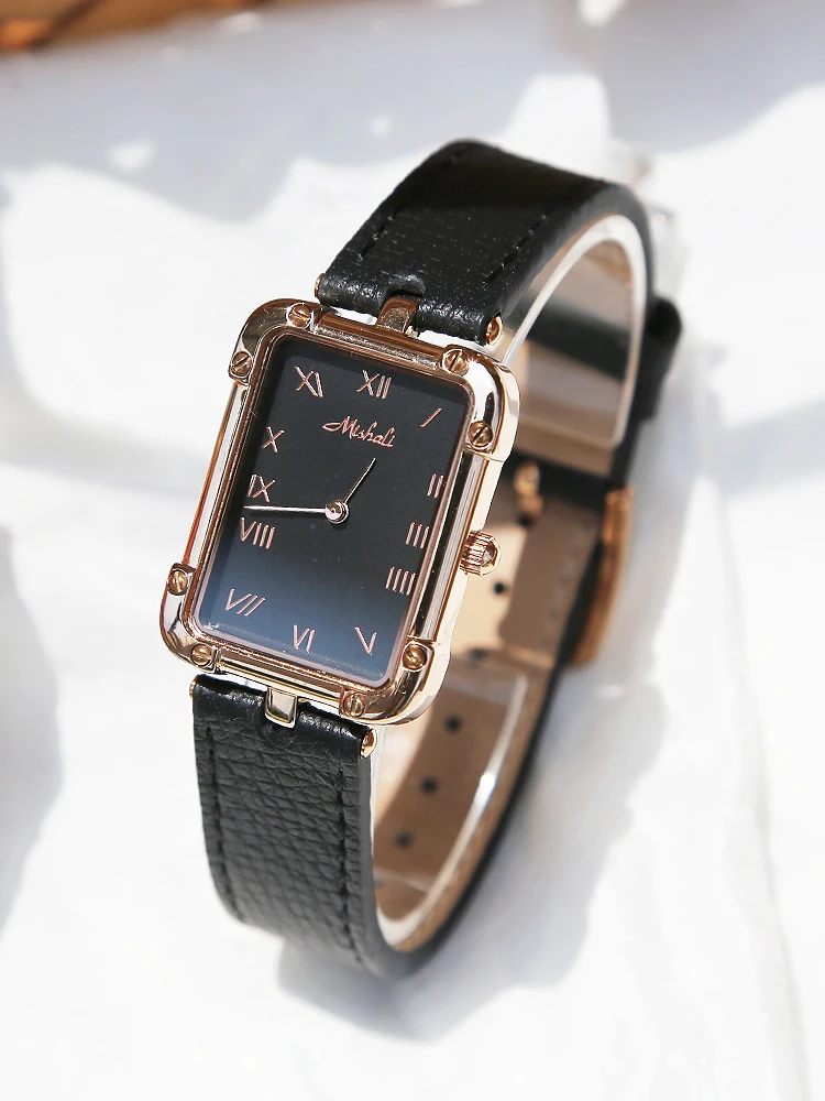 ساعة يد نسائية أنيقة، تصميم مربع، طراز جديد 2026، طراز قديم فاخر، حزام جلدي، ساعة كوارتز للنساء.