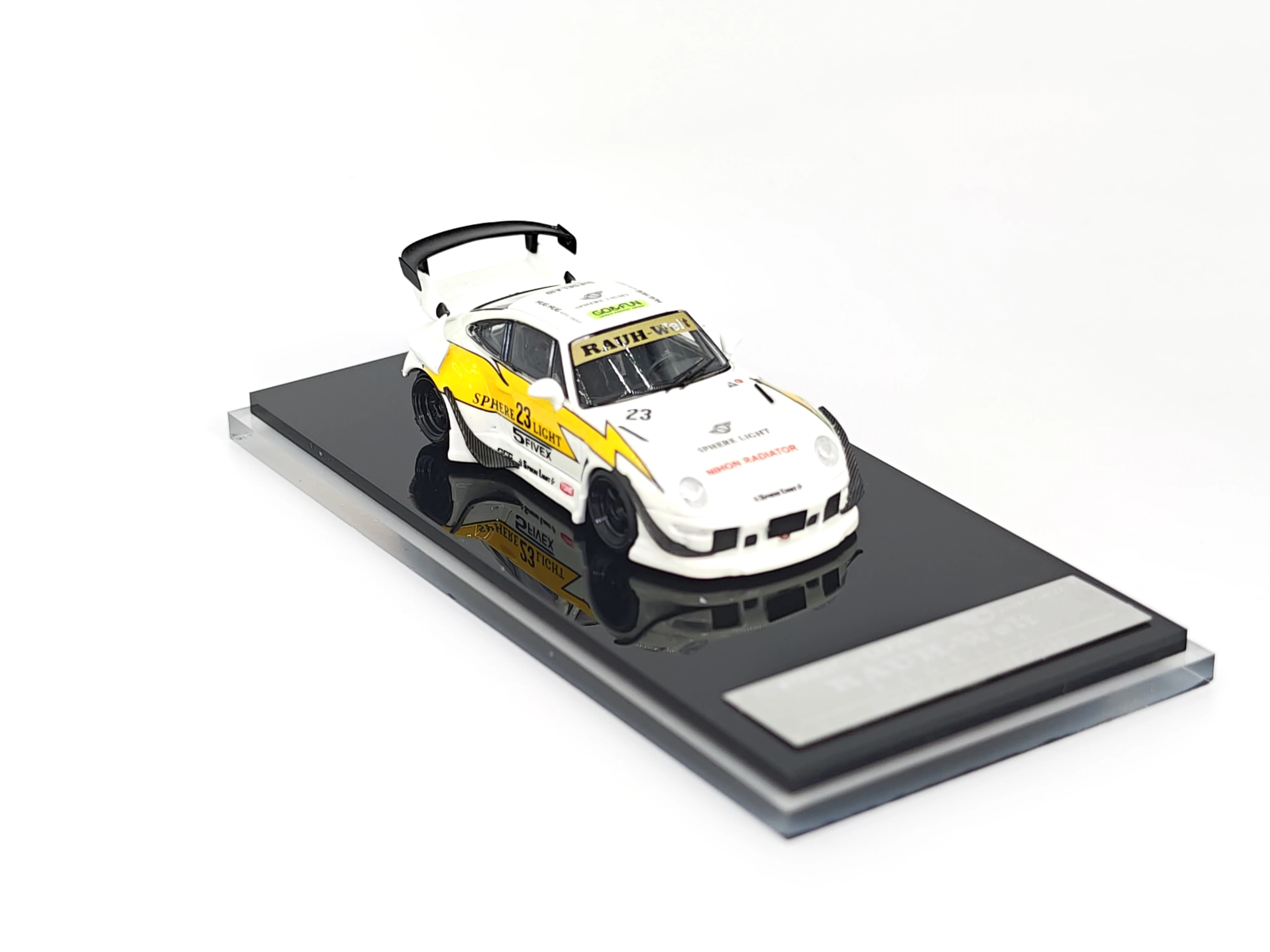 

Масштаб 1:64 RWB 993 Модель автомобиля из сплава с молнией и низким задним крылом - светящееся покрытие, литая имитация, коллекционное издание