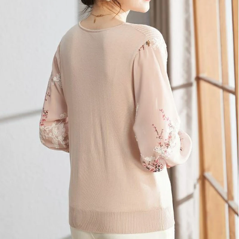 2023 Spring Autumn New Solid Color V-neck Long Sleeve Tees Women Elegant Tops Hollow Out Embroidered Diamonds Knitting Pullovers