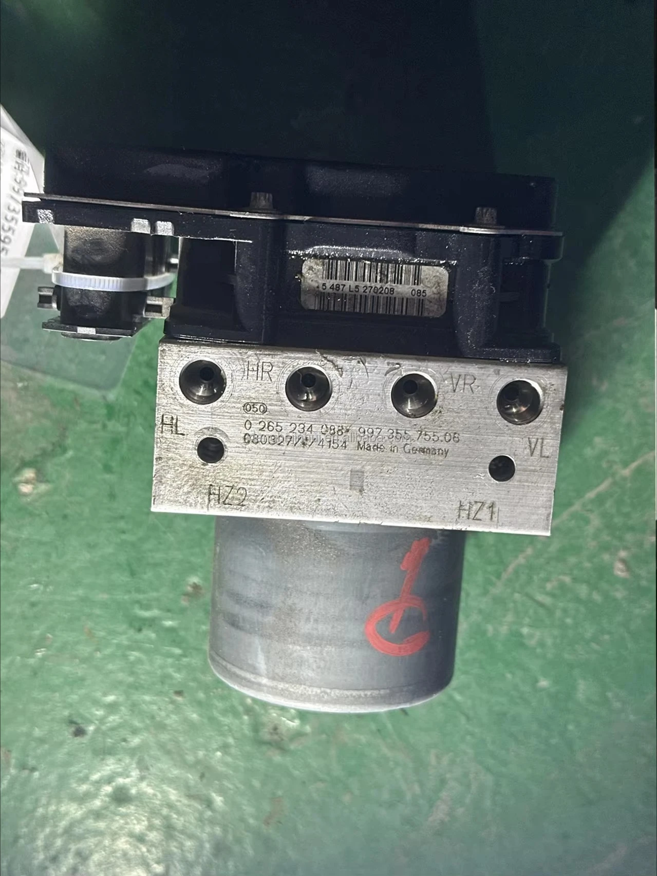 Used  Pors-che 911 997 ABS PC Hard Shell Transverse Brake Master Cylinder and ABS Pump Body Assembly OE: 99735595506