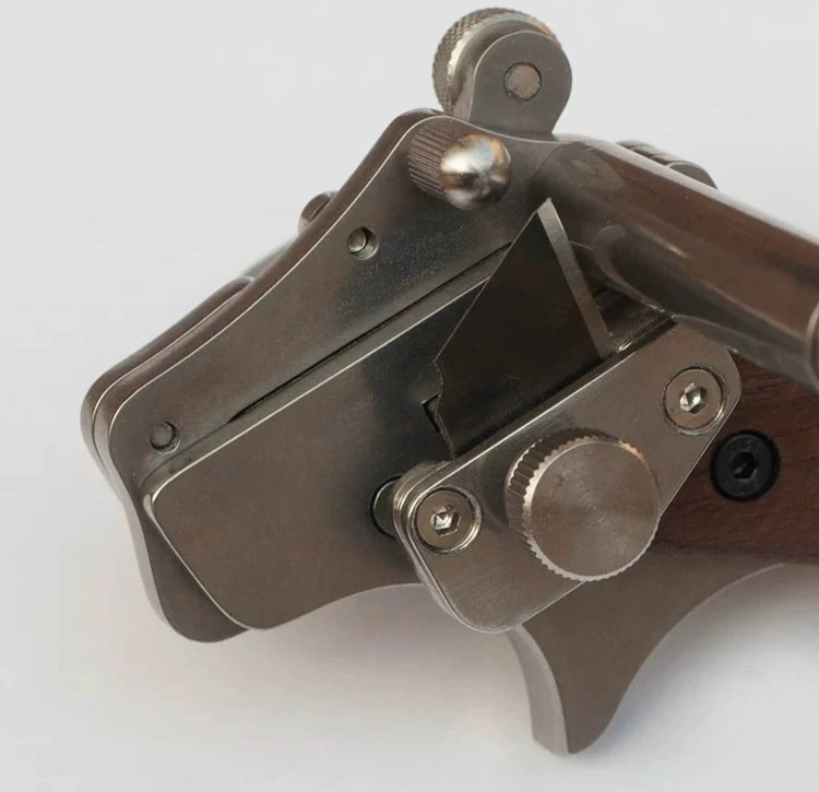 Adjustable stainless steel leather cutting tool equipped with a dual-scale ruler, covering metricand imperial scales from10-60MM