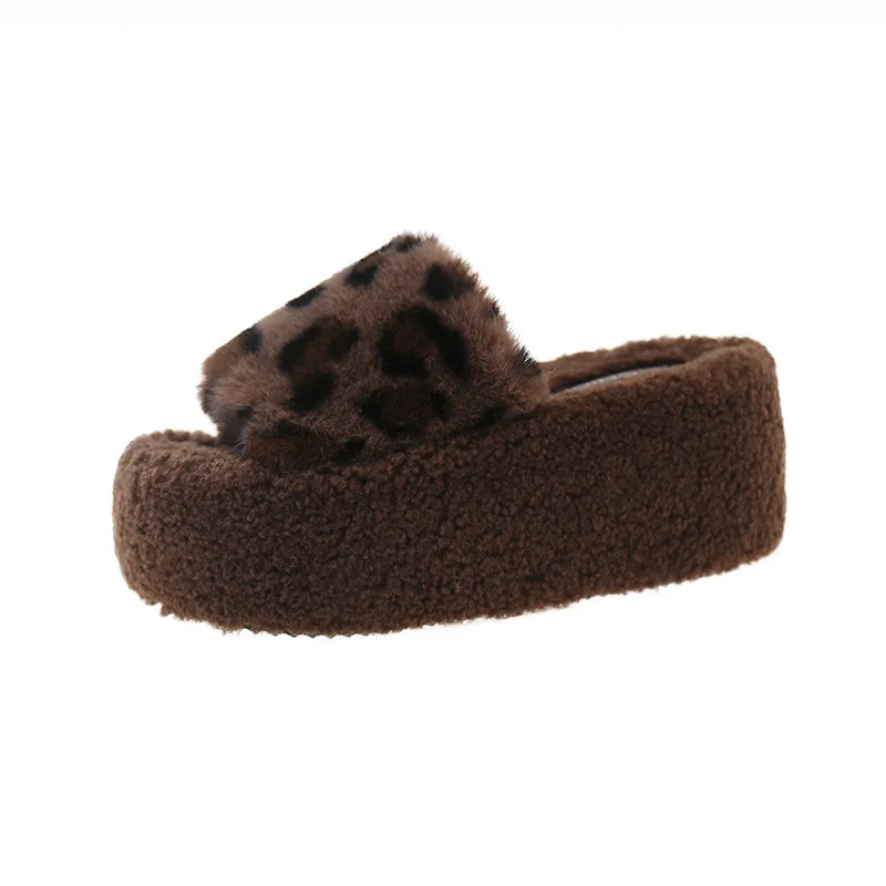 Scarpe di pelliccia Pantofole da donna Flock Platform Scivoli di lusso Pantofole da donna Ciabatte con tacco Peluche Leopardo Designer Piatto 2024 Leopardo alto