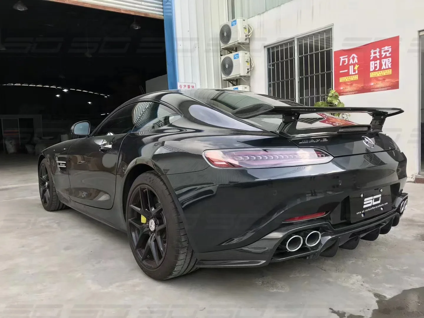 GTR Style  Dry Carbon Fiber  Spoiler With Light For Merce-des AMG GT