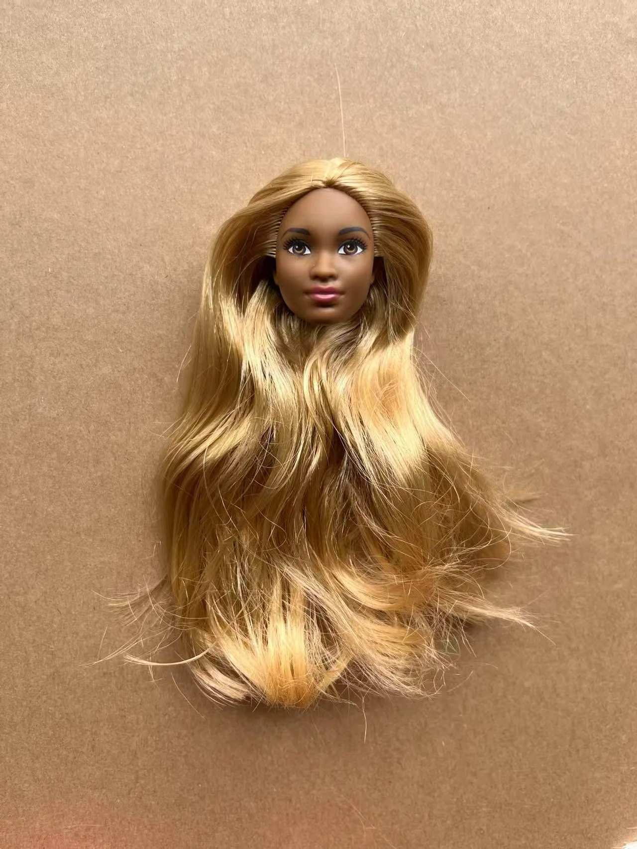 1/6 رؤوس دمى وجه نادر ألعاب على شكل جلد أبيض أو بني وشعر طويل ملون لجامعي الدمى ملحقات أجزاء الدمى للفتيات