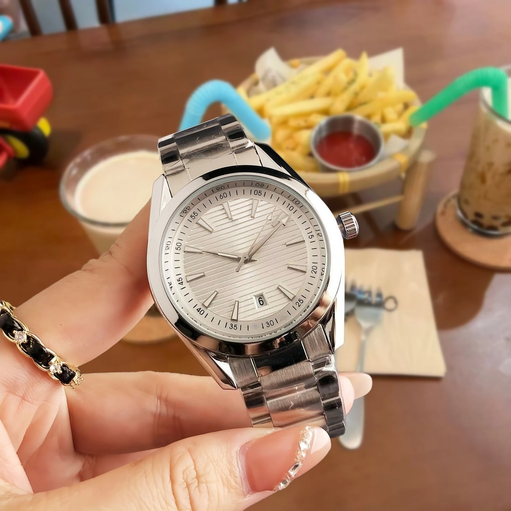 

Luxury Original Mens Wristwatch Business Professional Quartz Movement Calendar Display Unisex Steel Strap High Quality Gift