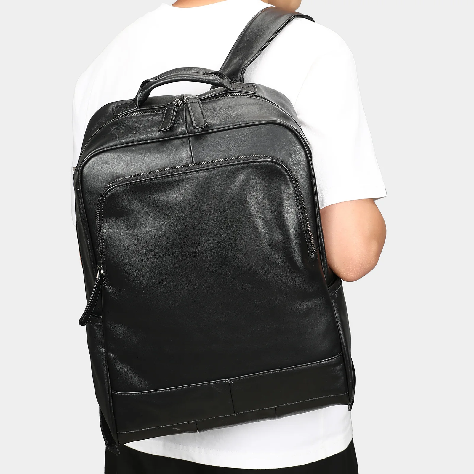 Men’s Genuine Leather Backpack First Layer Cowhide Travel Bag Business Laptop Backpack Casual School Bag