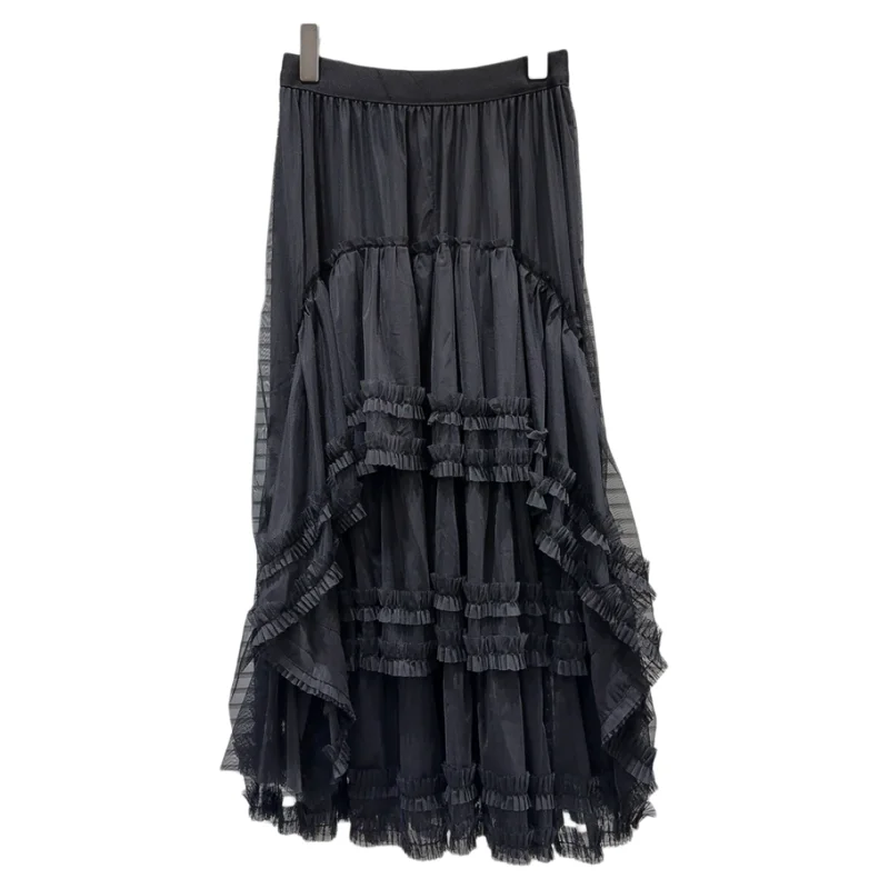 Słodka, długa spódnica z warstwowego tiulu i plisowana spódnica w kształcie litery A do kolan dla kobiet w wieku dwunastki i trzydziestki.