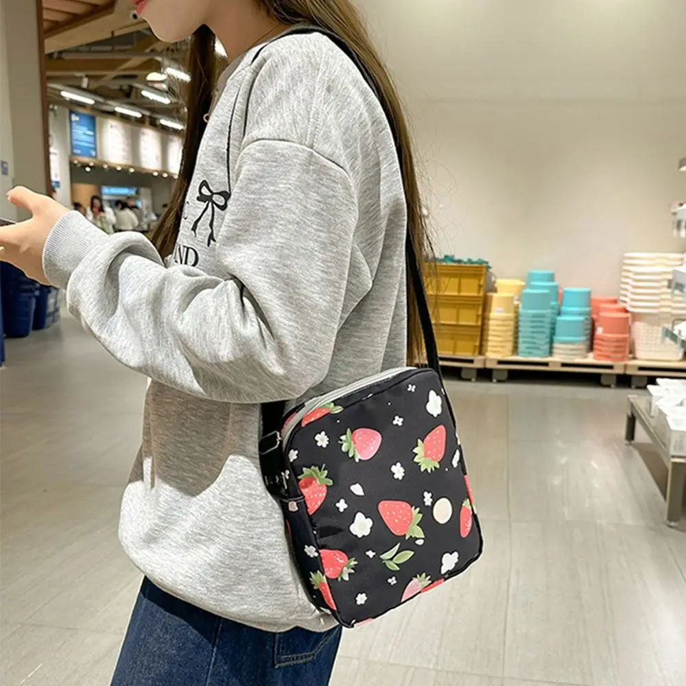 4Pcs/Set Cute Strawberry Print Backpack Large Capacity Nylon School Bag Laptop Backpack Studeng