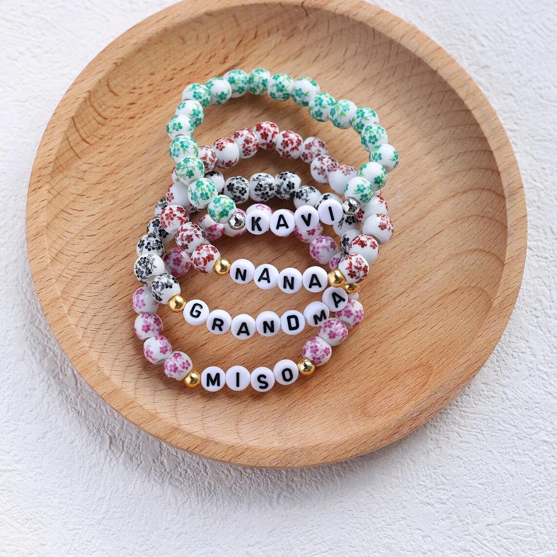 

Vlen Customizable Name Letter Bead Bracelet Floral Chinese Blue and White Porcelain Round Beads Elastic Jewelry for Women