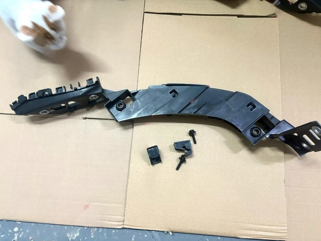 

Подходит для Volkswagen Polo (модели 11-18) кронштейны для фар, кронштейны переднего бампера, крючки-клипсы, кронштейны рамы бака для воды