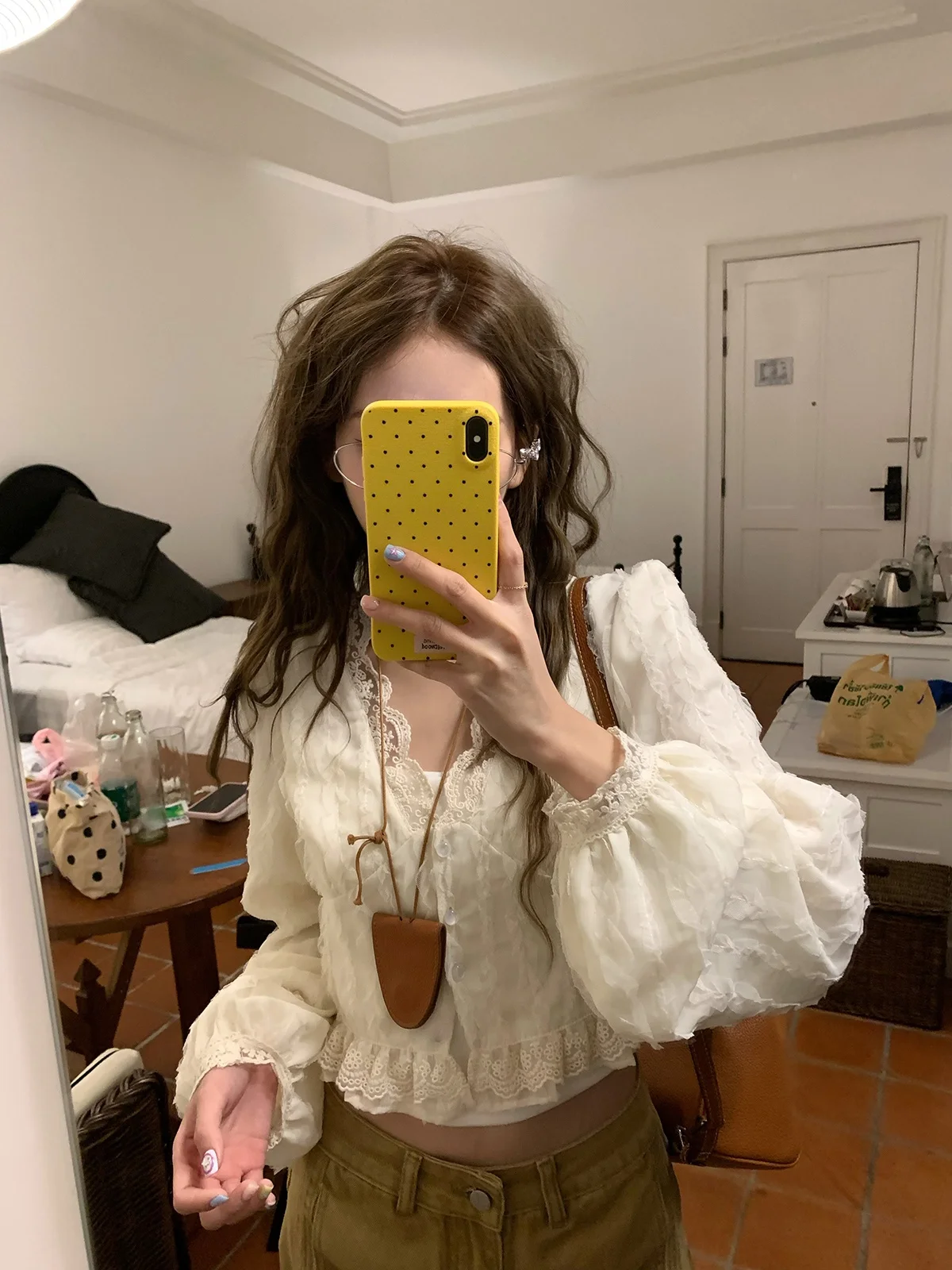 

Женский кардиган с кружевным дизайном и длинными рукавами, прямой крой, V-образный вырез, полиэстер, модный тренд Весна 2026