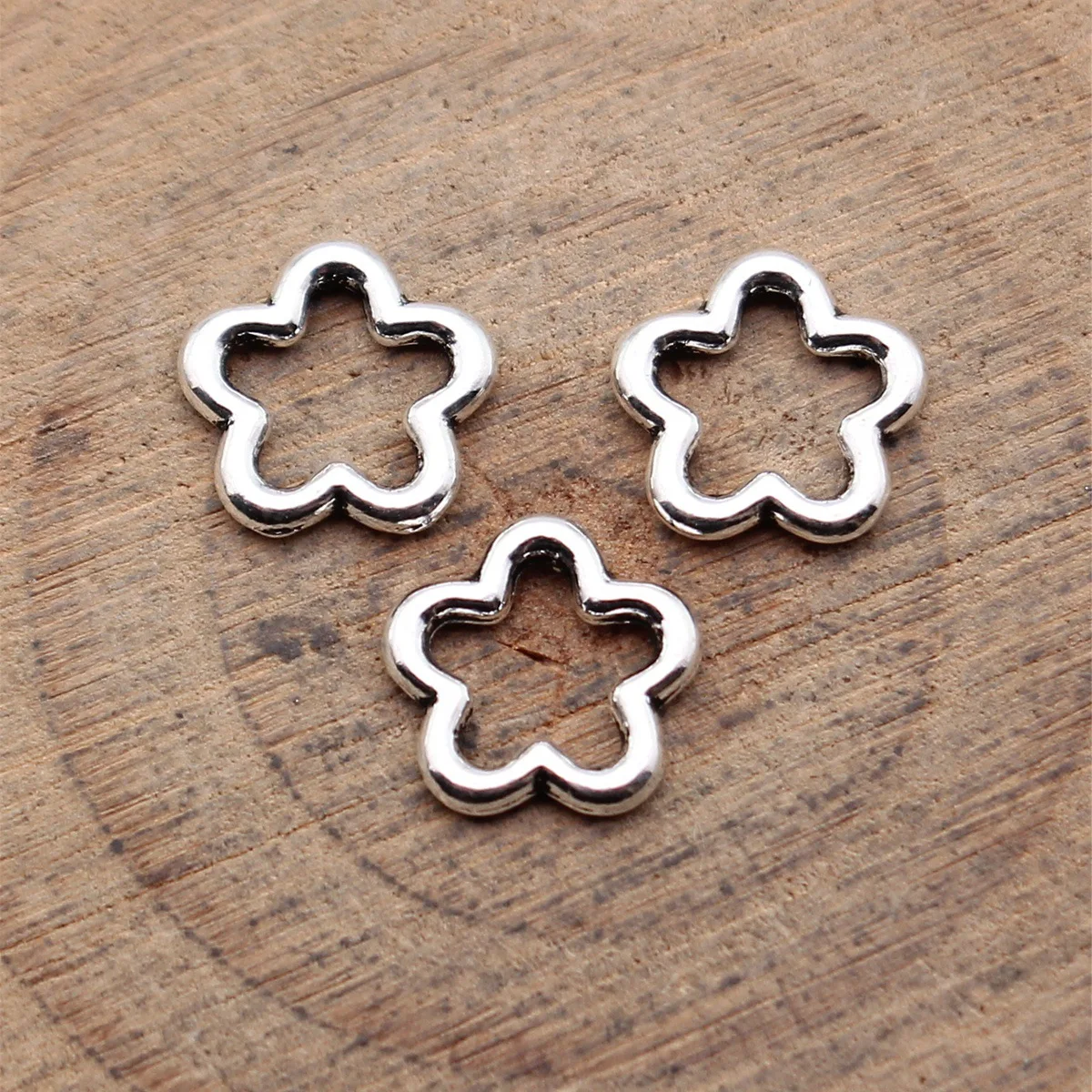 40pcs 9.1x8.9mm Antique Silver Color Openwork Flower Accessories For Hand Crafts Jewelry Making