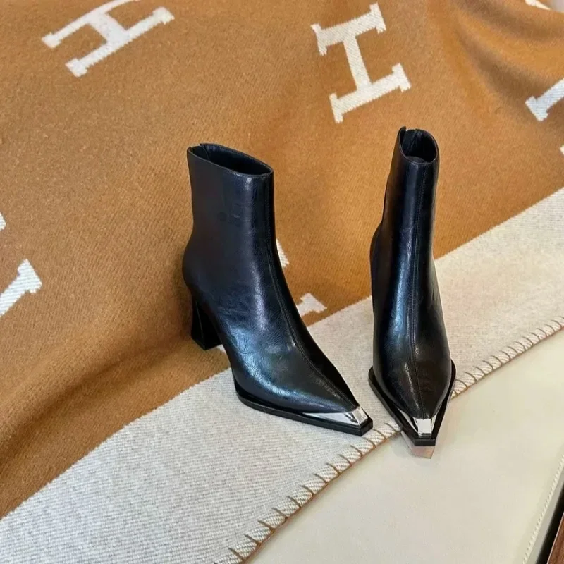 Bottes de rinçage modernes pour femmes, fermeture éclair latérale, décoration en métal sexy, chaussures pour dames, haute qualité, mode, 2024