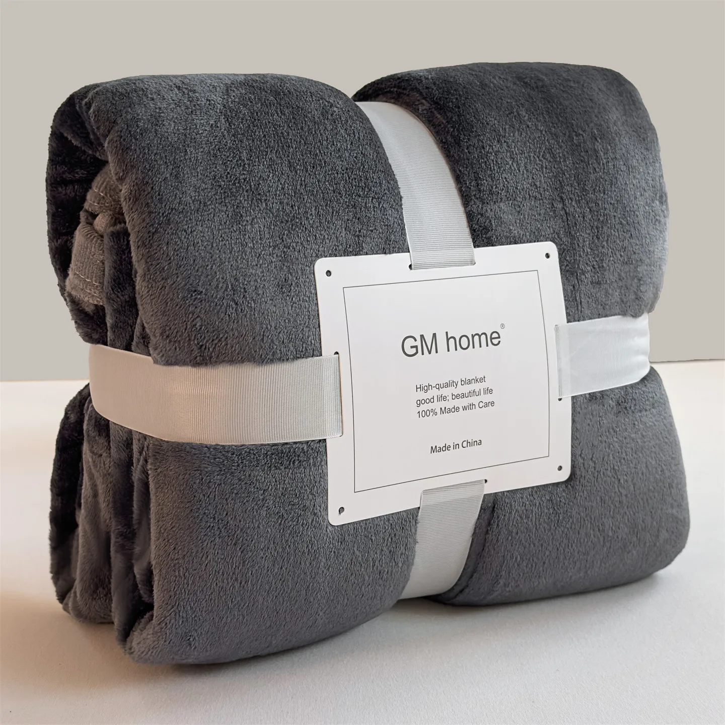Luxury Flannel Travel Blanket for Airplane Lightweight Office Nap Soft Blanket Non-shedding and Colorfast Multi-purpose Blankets