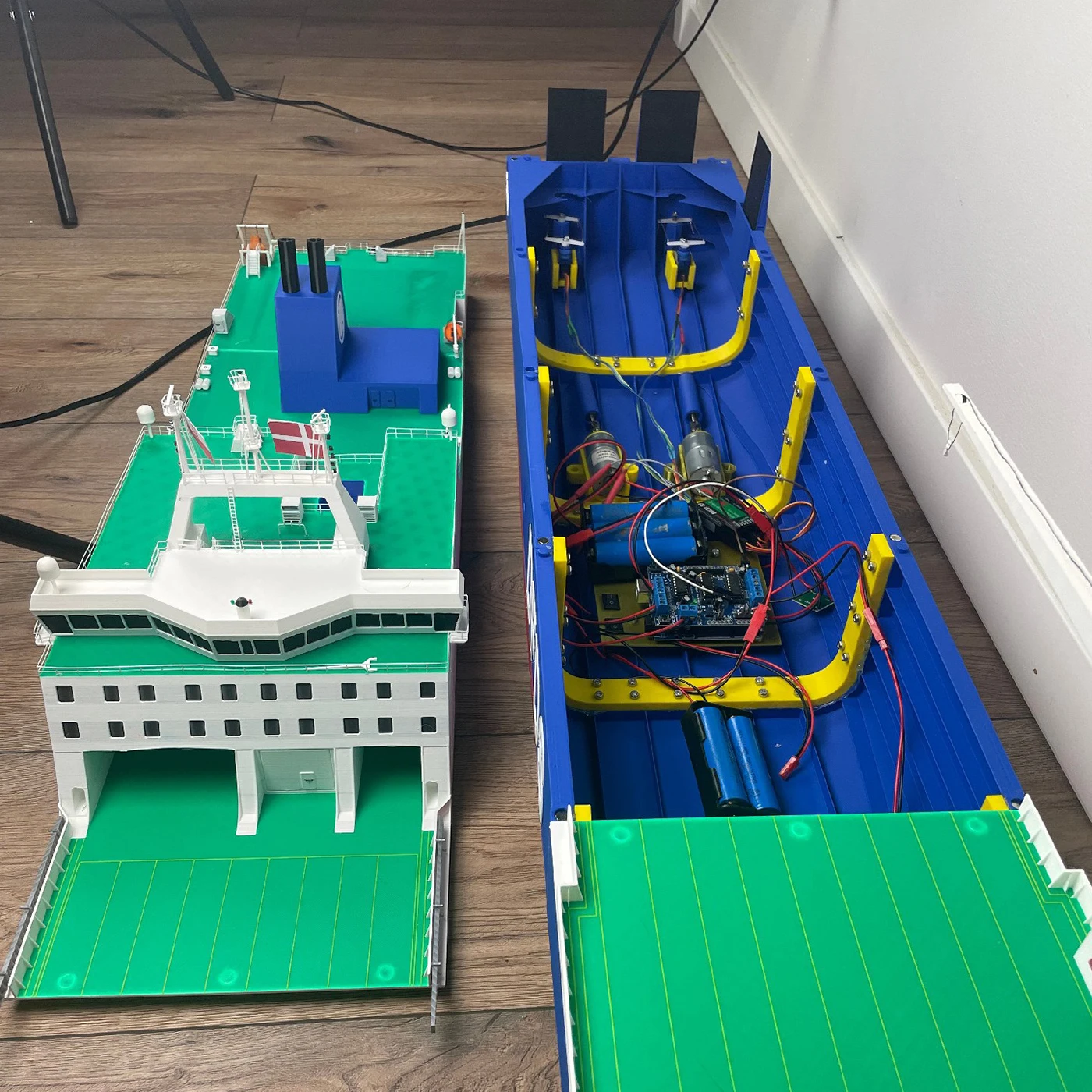 Barco RC 1/150 de 132 cm, modelo de barco portacontenedores alemán, barco teledirigido de alta precisión, kit de modelo de barco RC impreso en 3D, juguete para adultos