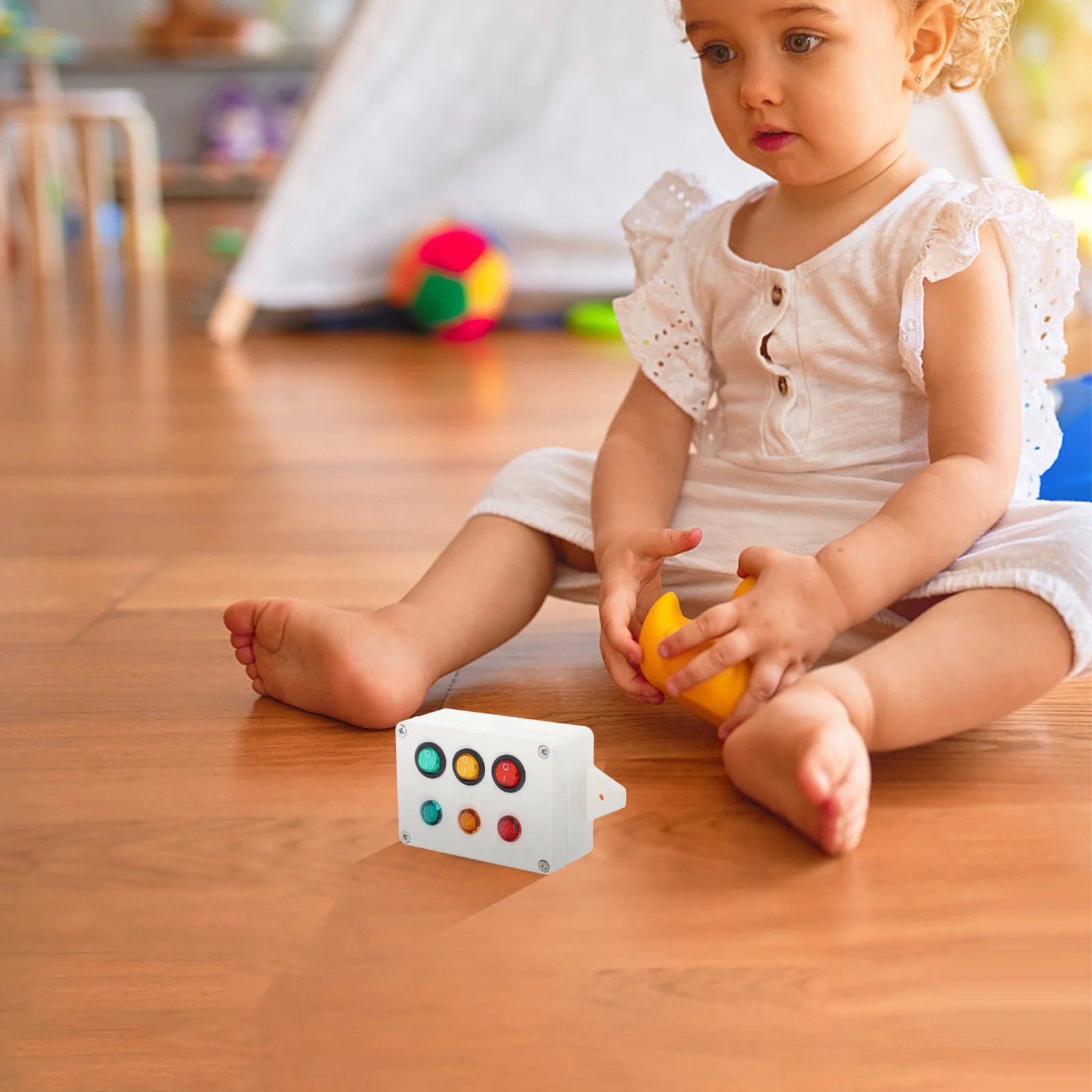 Toddmomy 1 Set LED Busy Board for Toddlers Interactive Montessori Toy Three-color Traffic Light Educational Game for Boys Girls