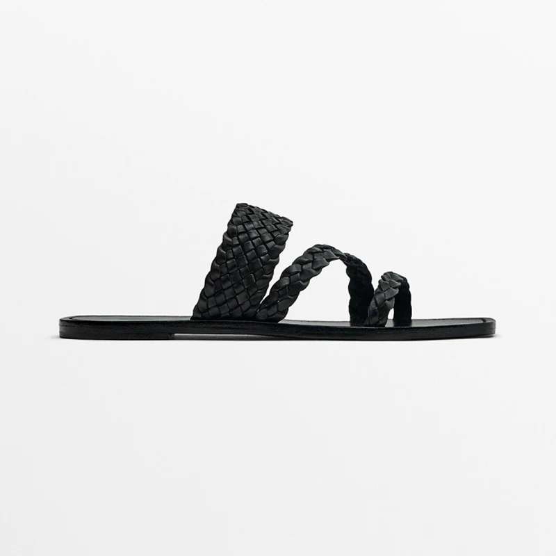 

2025 Trend Summer Flip-flops Women's Slippers New Flat With Slipper Woven Leather Roman Sandalias Bohemian Beach Shoes Slides