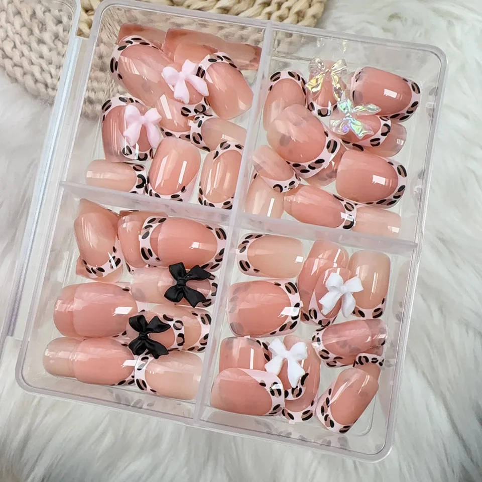24/96 piezas de uñas postizas nude con estampado de leopardo y moño francés, cortas redondas cuadradas, uñas de presión Y2K lindas con moño de leopardo, puntas acrílicas 3