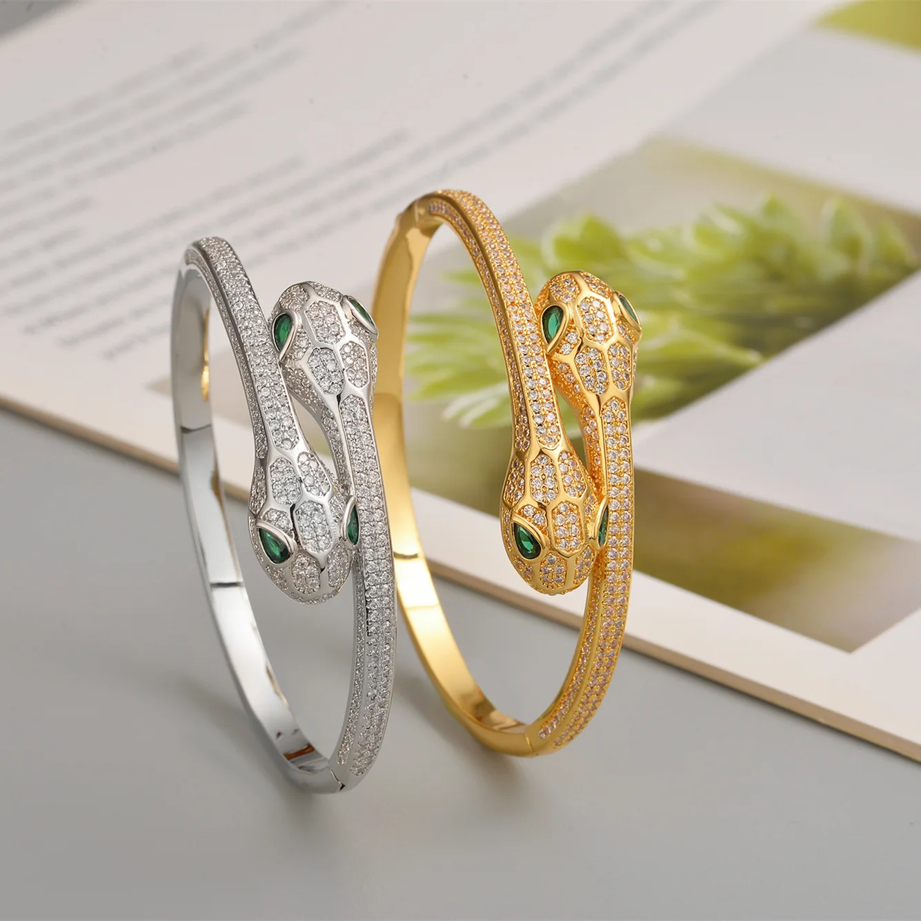 Geometric Snake Bangle With Green Eye Micro Inlaid Zircon Fashion Women Jewelry