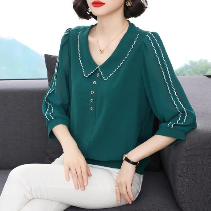 Autumn New Women\'s Solid Color V-Neck Shirts Simplicity Commute Patchwork Striped 3/4 Sleeves Loose Fashion Button Blouses