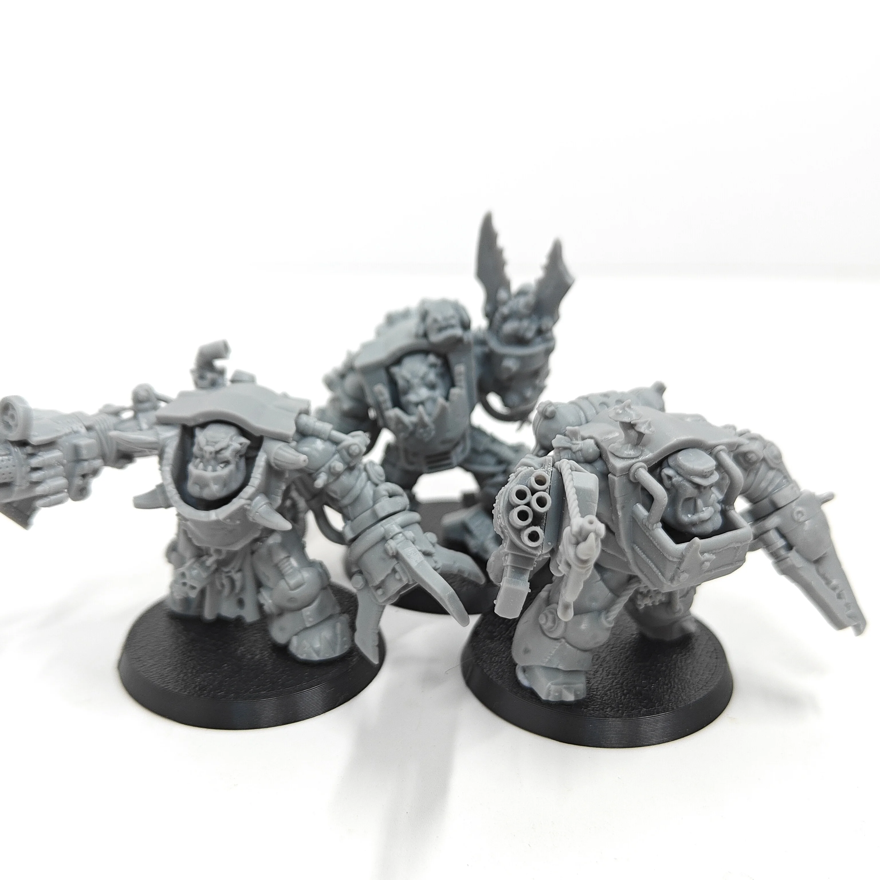 Garagenbausätze Wargame Orc Ork Harzbausätze Figur unbemalte Miniaturen (3 Figuren) zw612