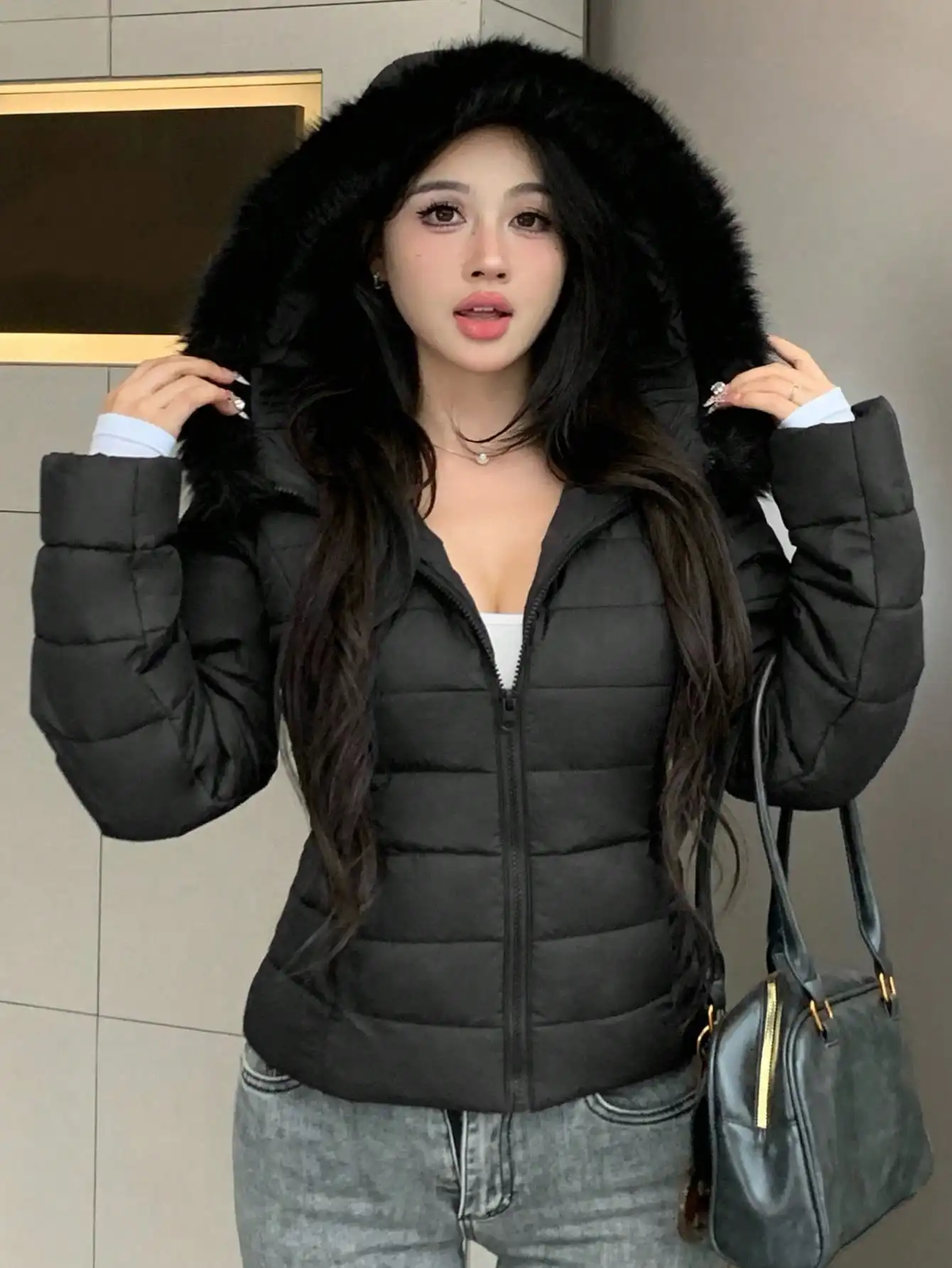 Women's Black Puffer Jacket with Faux Fur Hood, Zip-Up Winter Coat for Casual Wear