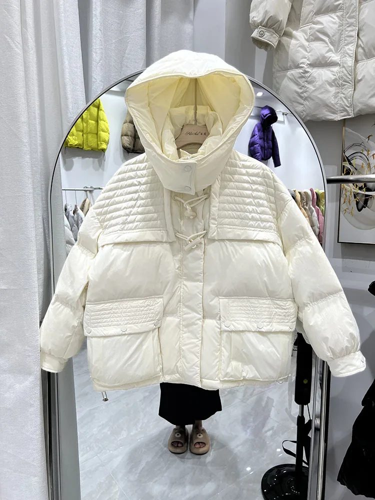 2023 Winter New Down Jacket Female Short Hooded Collar Warm Hundred And Thick Horn Buckle White Duck Down Lady Coat Tide