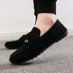 Mocassini da uomo scarpe da guida piatte in pelle scamosciata da uomo morbide semplici nuove scarpe comode da uomo Casual traspiranti scarpe Casual da uomo