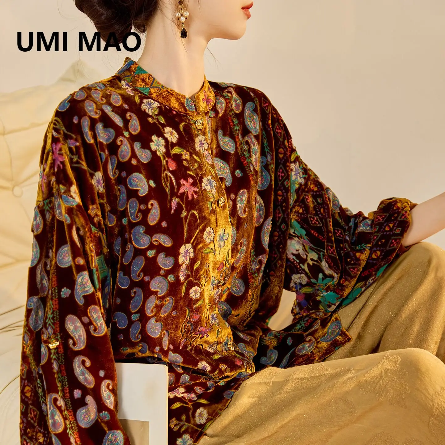 UMI MAO سترة الخريف النمط الصيني الجديد تعديل المخملية نافذة زجاجية نمط قميص زر متابعة بلوزة للنساء