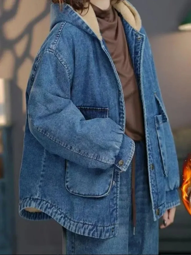 2025 Winter Hooded Velvet Denim Jacket Loose Casual Versatile Solid Color Splicing Lamb Wool Thick Cotton Coat for Women W1177