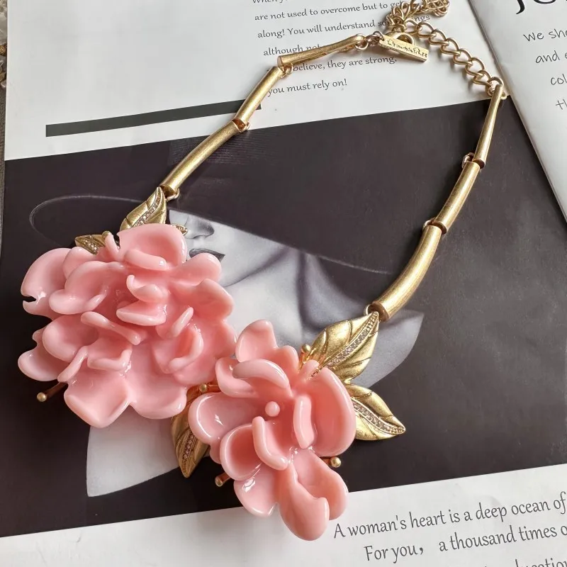 Retro Blooming Peony Flower Light Luxury Exaggerated Hibiscus Flower Necklace