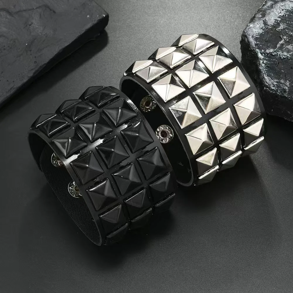 2 Pieces/Set Of Rivet Rock Bracelets, Couple Bracelets, Halloween Carnival Classic Square Costume Dress Up Accessories