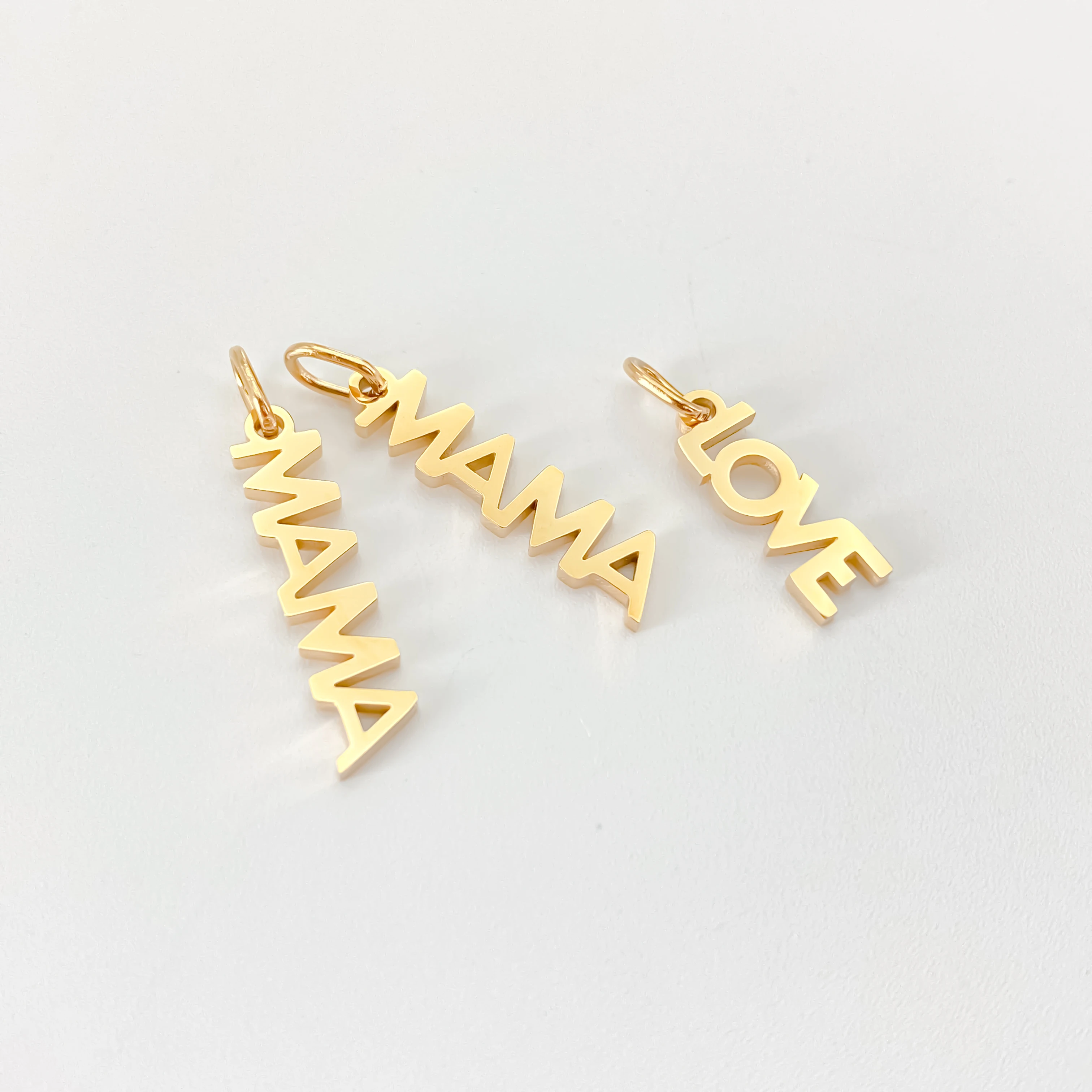 ماما الحب DIY سحر الفولاذ المقاوم للصدأ مجوهرات اكسسوارات قلادة بحرف زوجين تذكارية هدية عيد الأم مصنع الموردين