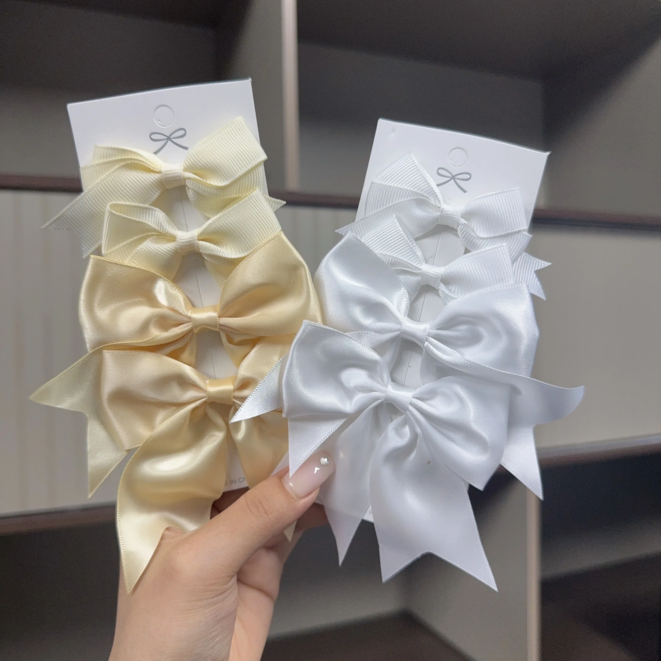 

4 шт./карта, однотонная атласная лента, однотонная заколка для волос с бантом, любимая заколка для волос для девочек, детский подарок, аксессуар для волос