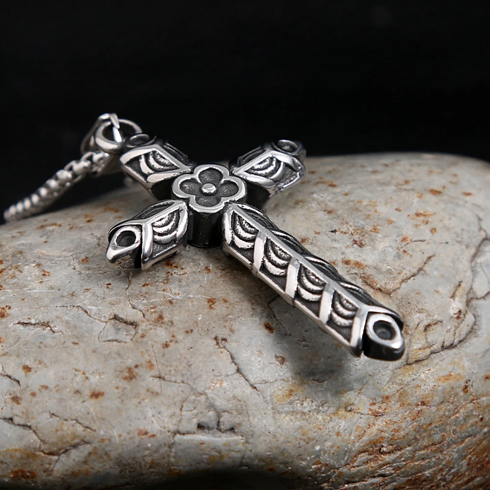 Unique Viking Flower Cross Pendant Necklace For Men Women Stainless Steel Fashion Carving Necklaces Punk Biker Amulet Jewelry