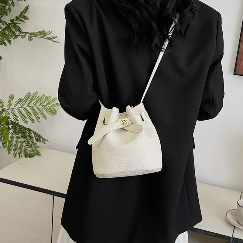 Mini torebka damska typu Bucket Fashion Casual Torba na ramiฤ z nadrukiem liczi