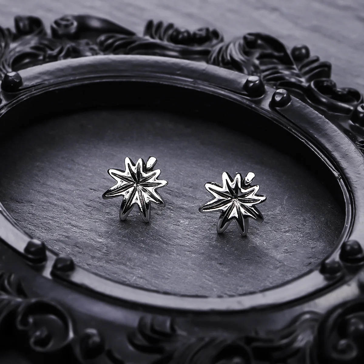 Chic Maple Leaf Stud Earrings High-End Versatile Earring Plant Unisex Casual Daily Fashion Jewelry Accessory with Unique Vibe