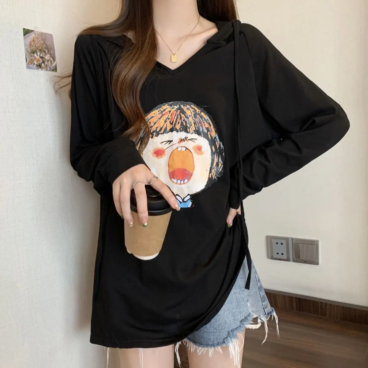 Koszulka z długim rękawem i kapturem z nadrukiem kreskówkowym, chroniąca przed słońcem, luźna, dopasowana