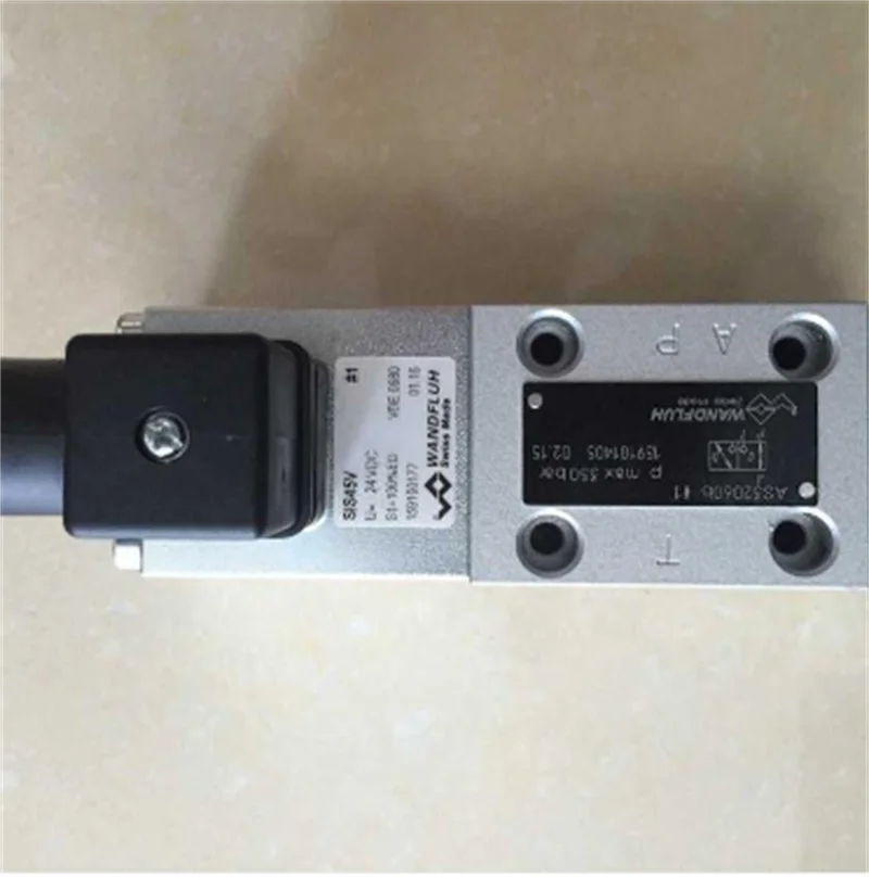 

AM22100b-R230 AM22061A-R230 AM22101A-R230 Оригинальный гидравлический электромагнитный клапан Wandfluh AS22061A-R230 AS32060b-R230