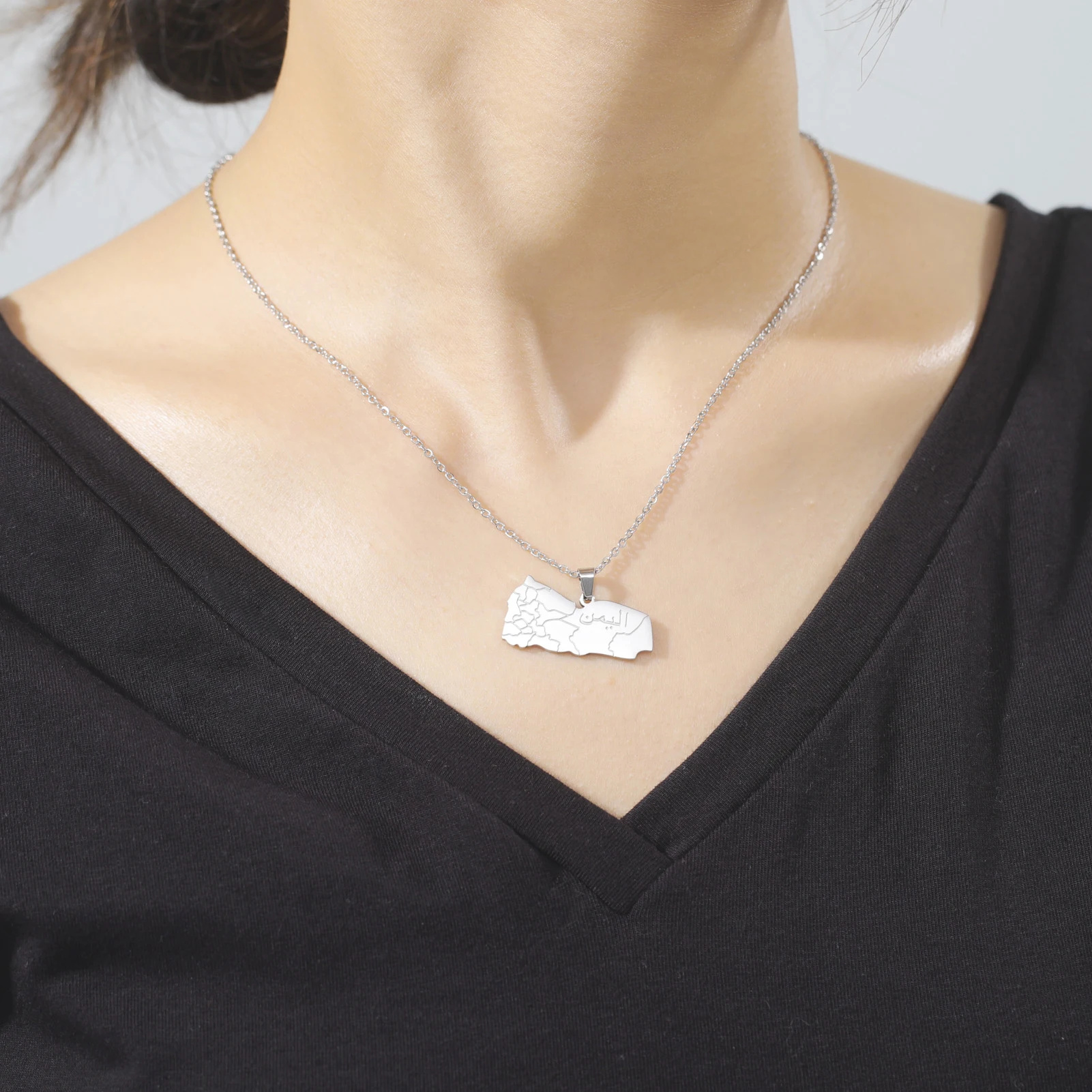 Collier Pendentif Carte du Yém - Steel Chain avis et prix