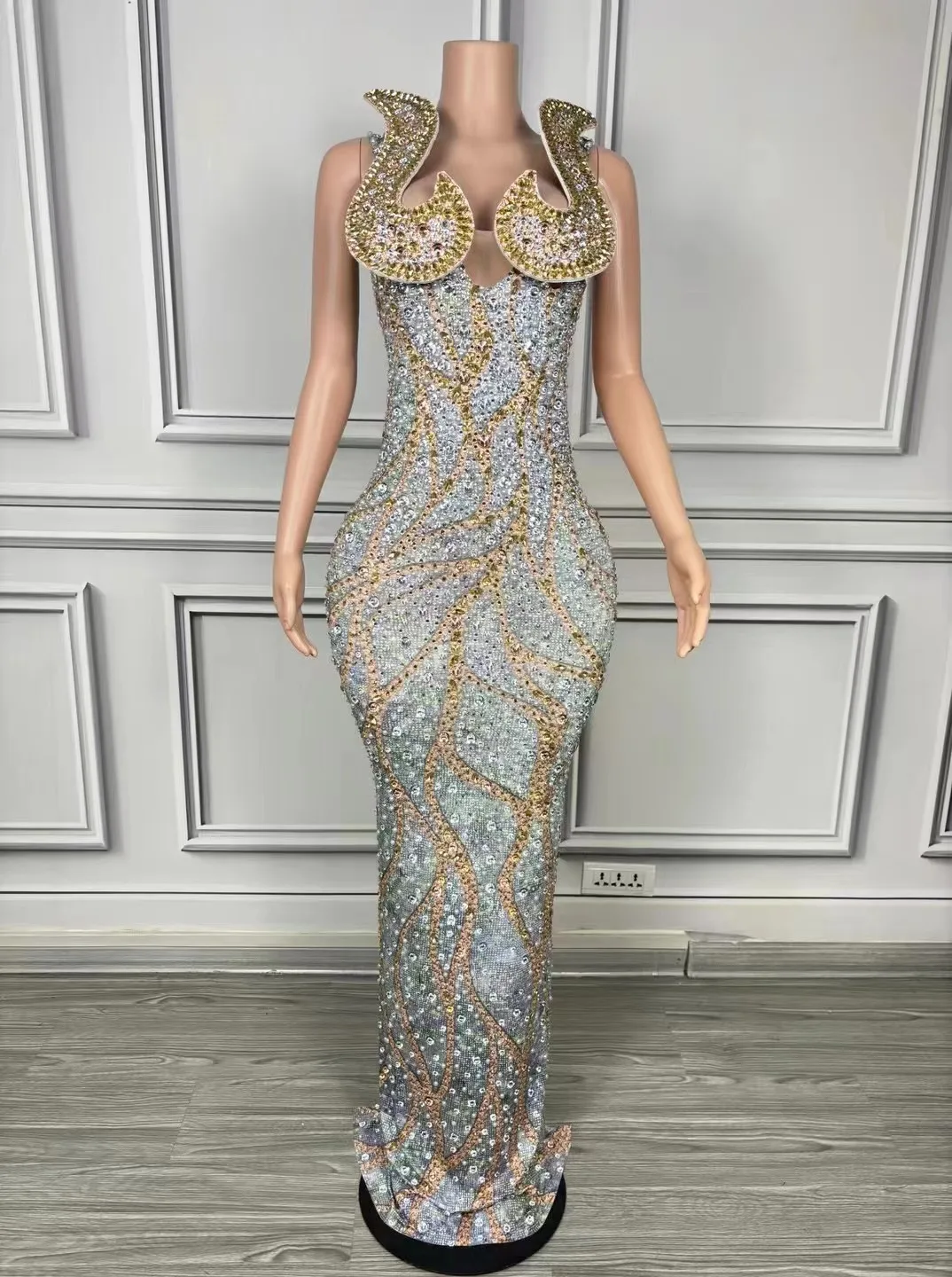 

Niche Design Stereo Snake-Shaped Decoration Celebrity Concert Accessible Luxury Evening Dress Nightclub Catwalk Model Performanc