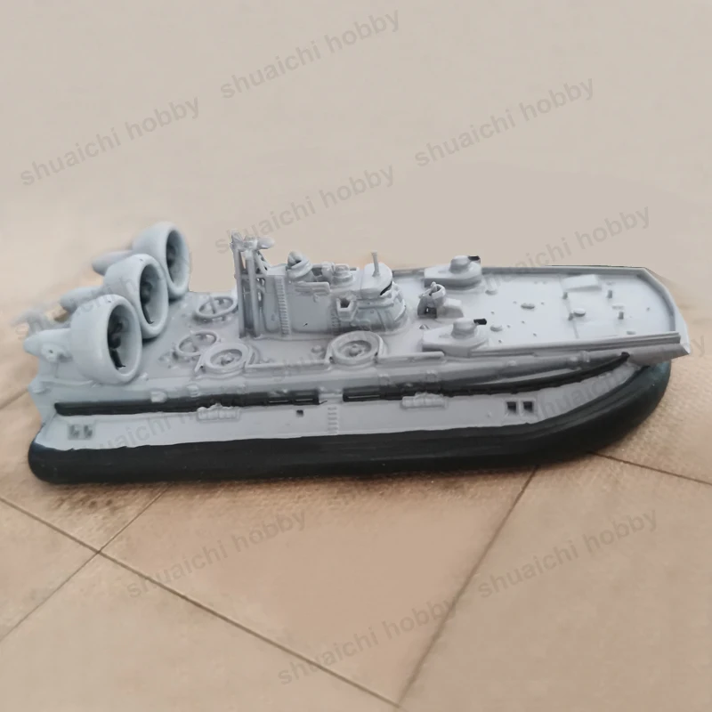 1PC 1/700 Scale Air Cushion Landing Craft Static Model Simulation Transport Ship Length 8cm Width 3.6cm for DIY Assembly Display