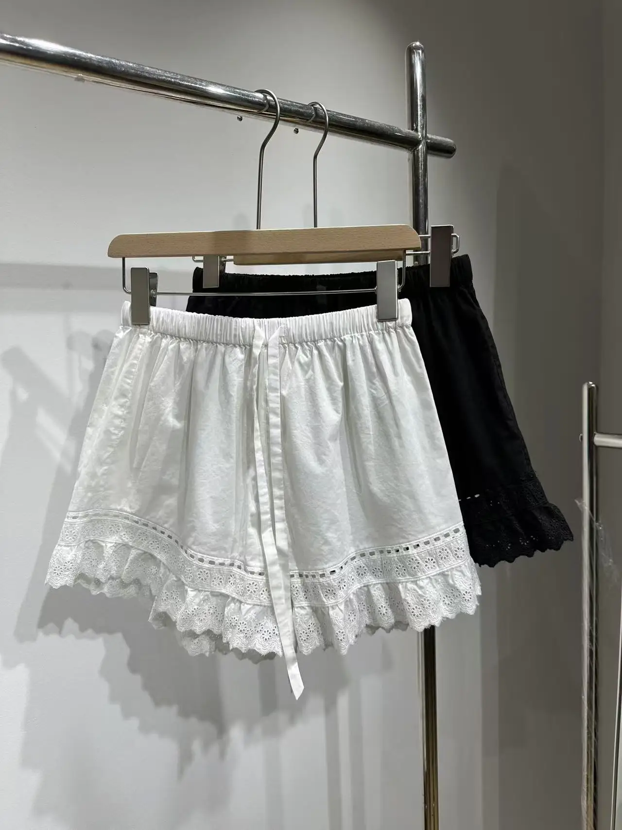 Flower Embroidery Women 2-Color Shorts Hollow Out Drawstring Elastic Waist Casual 100% Cotton Shorts