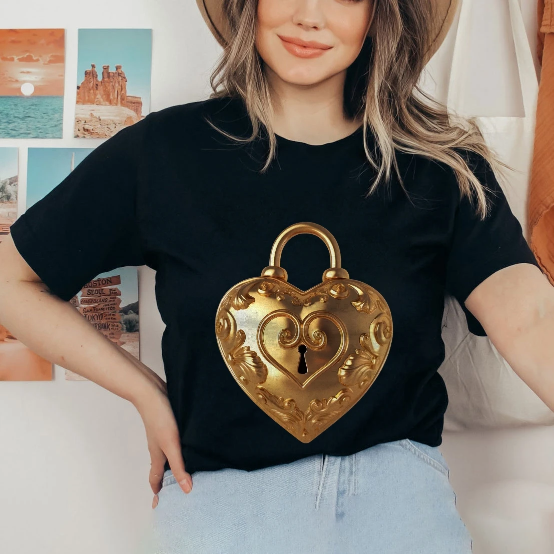 

Golden Heart Lock Print Y2k Graphic T-Shirt Pure Cotton Romantic Ornate and Secure Soft Fabric for Love-Themed Casual Clothes