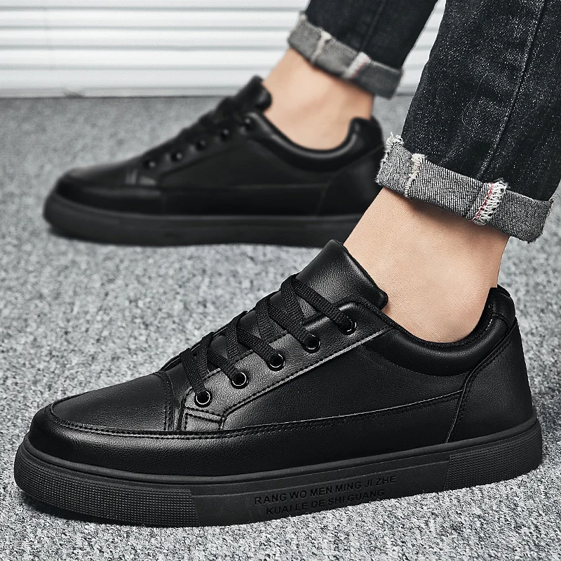 Men\'s casual sports shoes, new lace up and versatile leather black shoes, student comfortable sports, oversized vulcanized shoes