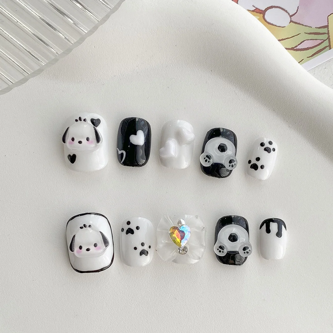 10PCS pure manual pressing short circular nail art, beautiful fake nails, black and white puppies, suitable for women to use