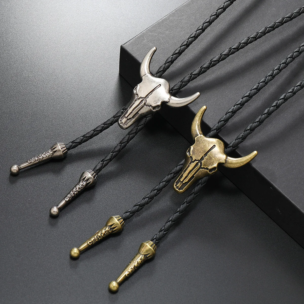 Sue Che Men's Retro Bolo Tie Fashion Accessory with Skull Cow Head Design Trendy Accessory