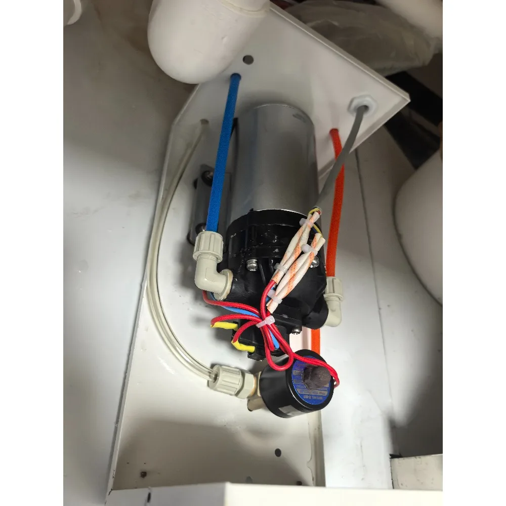 Cleaning workstation pump solenoid valve